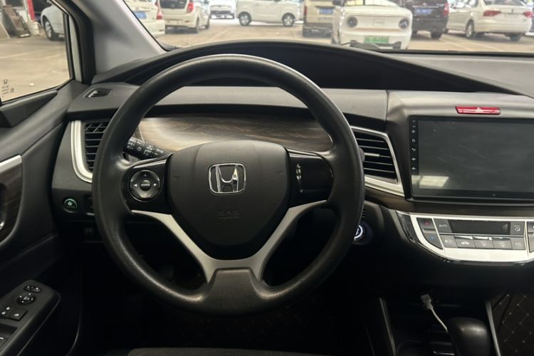 Used Honda Jade 2017 1.8L automatic Comfort version 5 seats Interior 1