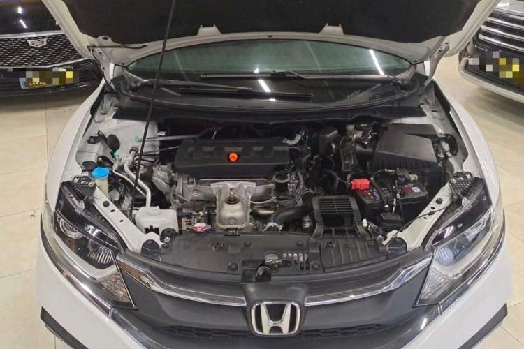 Used Honda Jade 2017 1.8L automatic Comfort version 5 seats Interior 10