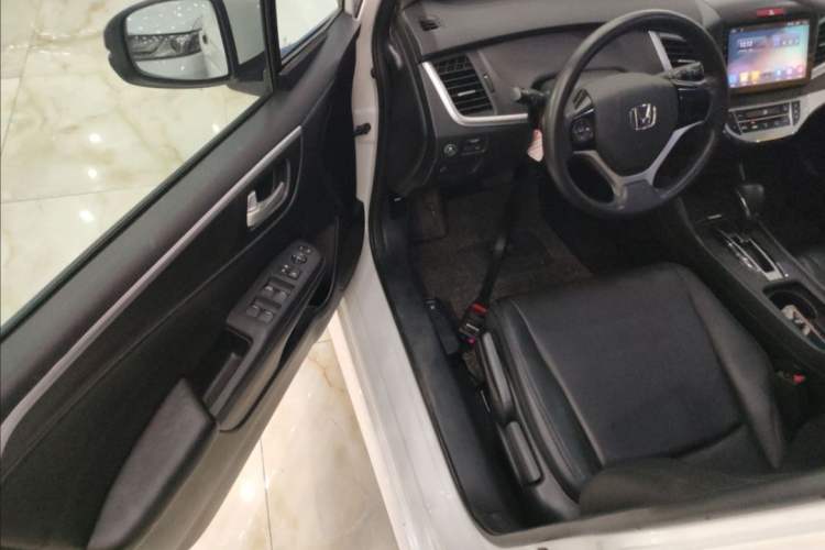 Used Honda Jade 2017 1.8L Automatic Classic Edition 5 seats Interior 2