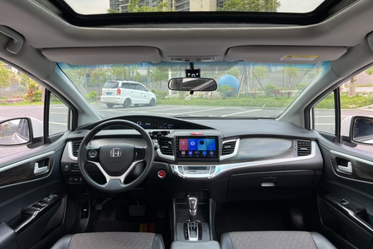 Used Honda Jade 2017 1.8L automatic Comfort version 5 seats Interior 2