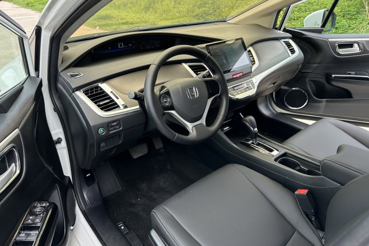Used Honda Jade 2017 1.8L Automatic Classic Edition 5 seats Interior 2