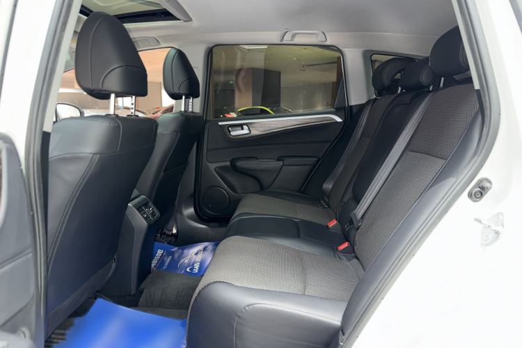 Used Honda Jade 2017 1.8L automatic Comfort version 5 seats Interior 3