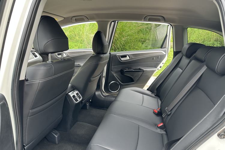 Used Honda Jade 2017 1.8L Automatic Classic Edition 5 seats Interior 3