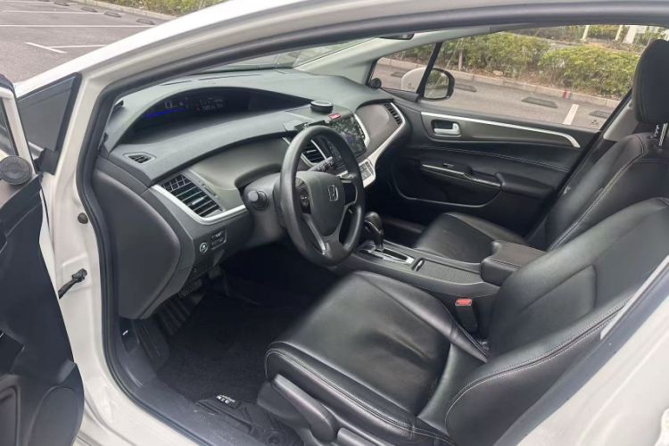 Used Honda Jade 2017 1.8L Automatic Classic Edition 5 seats Interior 3