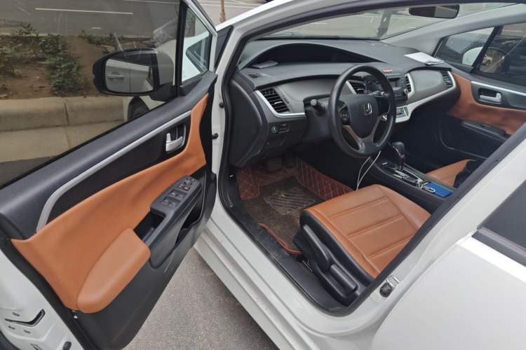 Used Honda Jade 2017 1.8L Automatic Classic Edition 5 seats Interior 3