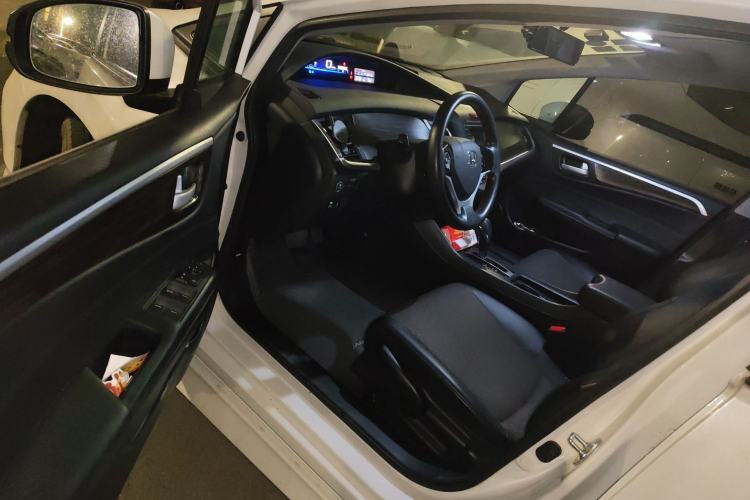 Used Honda Jade 2017 1.8L automatic Comfort version 5 seats Interior 3