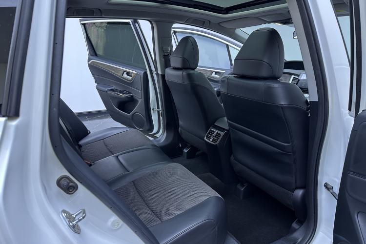 Used Honda Jade 2017 210TURBO CVT Fashion Edition 5-seater Interior 4