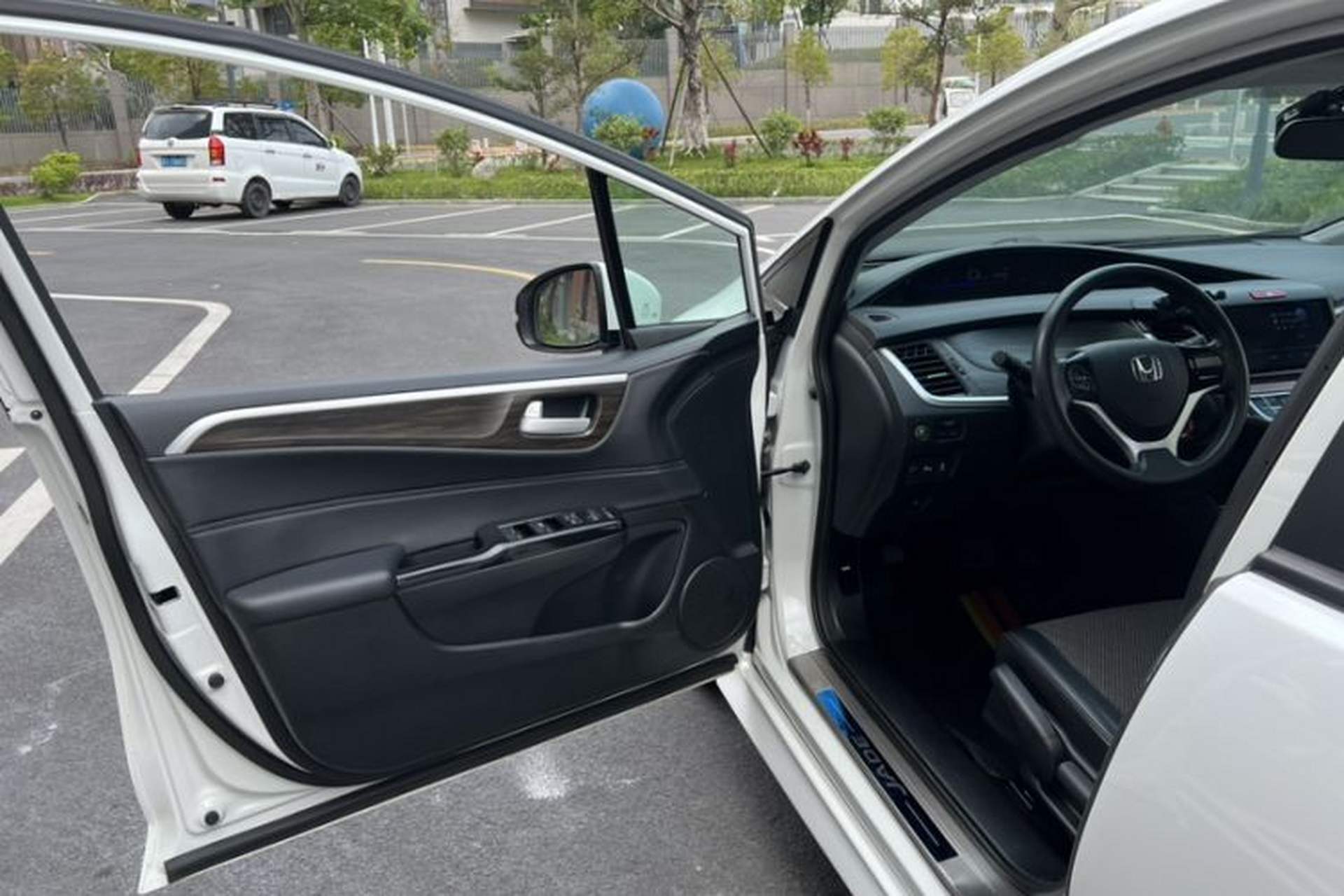 Used Honda Jade 2017 1.8L automatic Comfort version 5 seats Interior 5