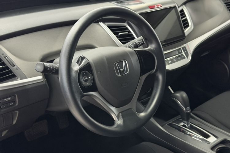 Used Honda Jade 2017 1.8L Automatic Classic Edition 5 seats Interior 5