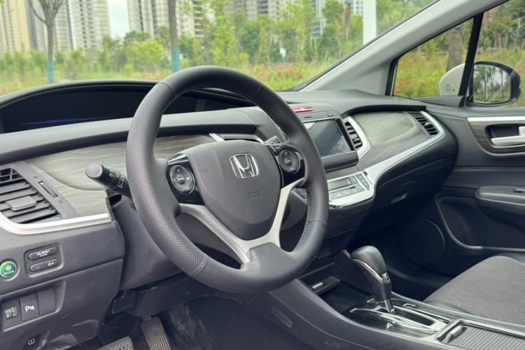 Used Honda Jade 2017 1.8L automatic Comfort version 5 seats Interior 5