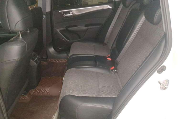 Used Honda Jade 2017 1.8L automatic Comfort version 5 seats Interior 7