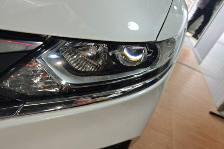 Used Honda Jade 2017 1.8L automatic Comfort version 5 seats Left Front Headlight