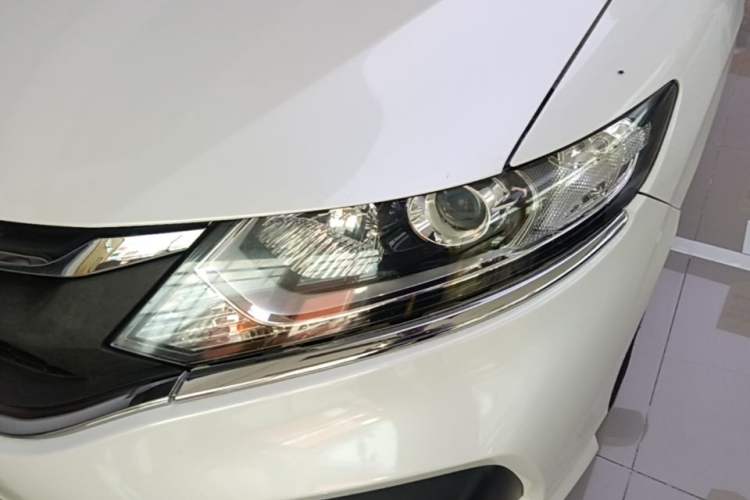 Used Honda Jade 2017 1.8L automatic Comfort version 5 seats Left Front Headlight