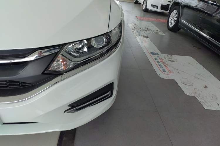 Used Honda Jade 2017 1.8L automatic Comfort version 5 seats Left Front Headlight