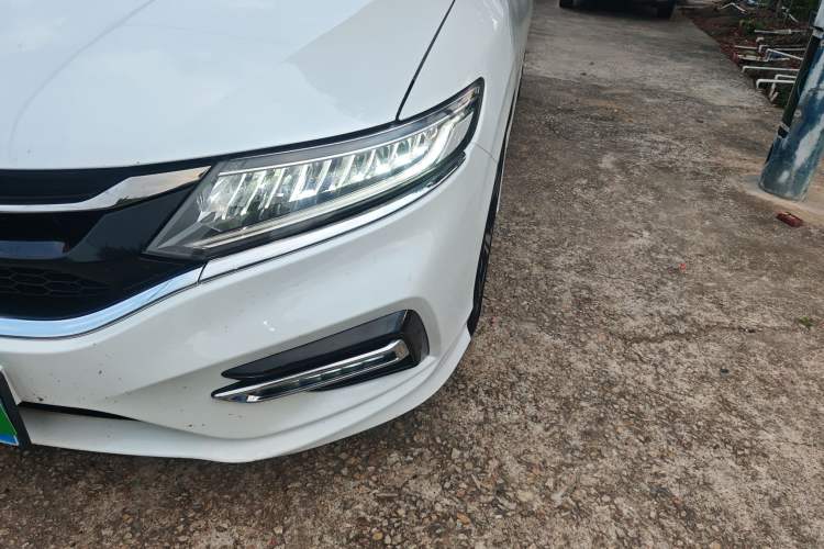 Used Honda Jade 2017 210 TURBO CVT Luxury Edition 5 Seats Left Front Headlight