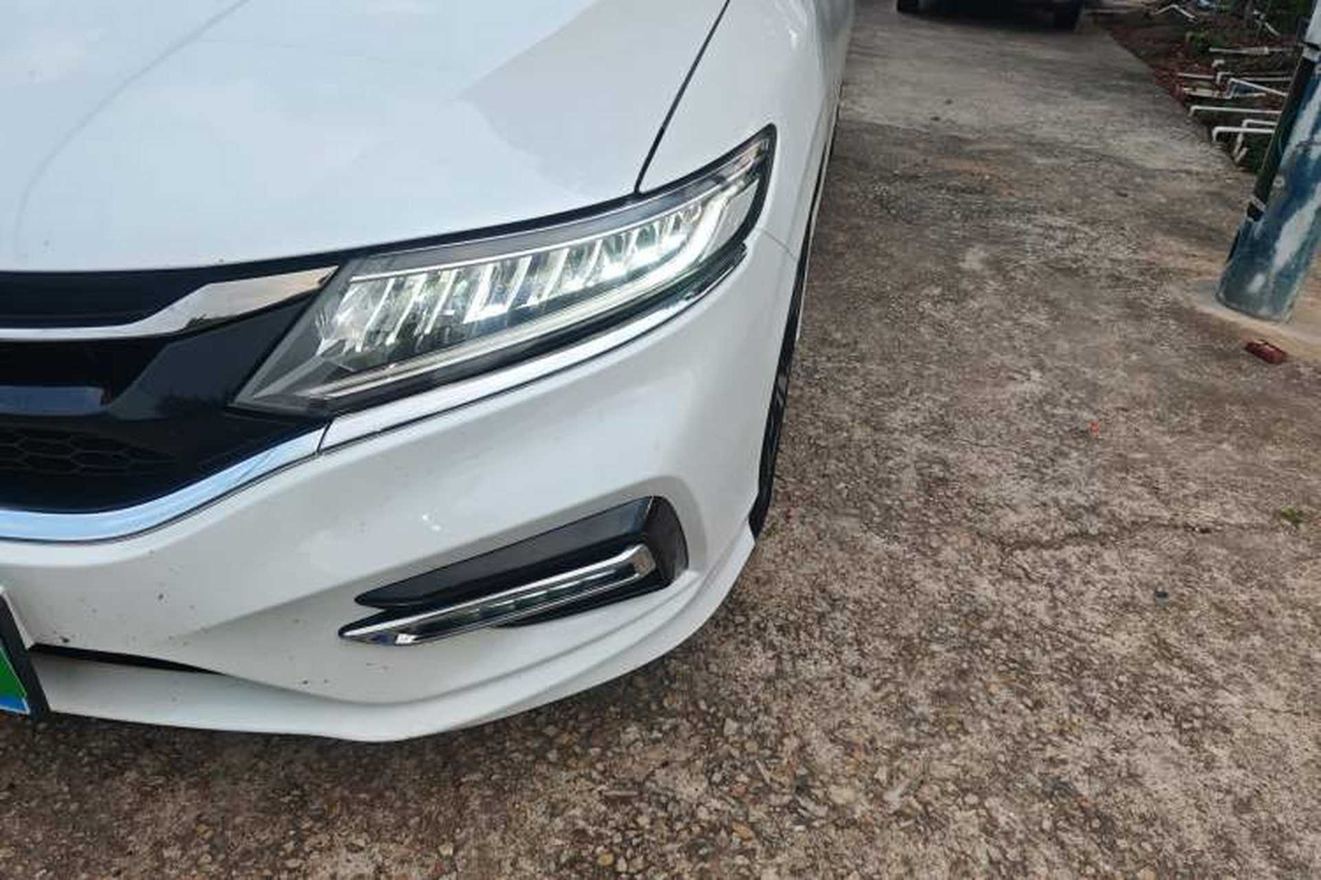 Used Honda Jade 2017 210 TURBO CVT Luxury Edition 5 Seats Left Front Headlight