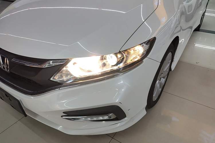 Used Honda Jade 2017 1.8L automatic Comfort version 5 seats Left Front Headlight