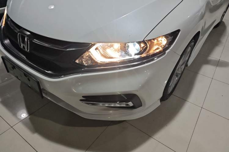 Used Honda Jade 2017 1.8L automatic Comfort version 5 seats Left Front Headlight