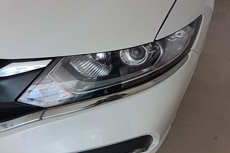 Used Honda Jade 2017 1.8L automatic Comfort version 5 seats Left Front Headlight