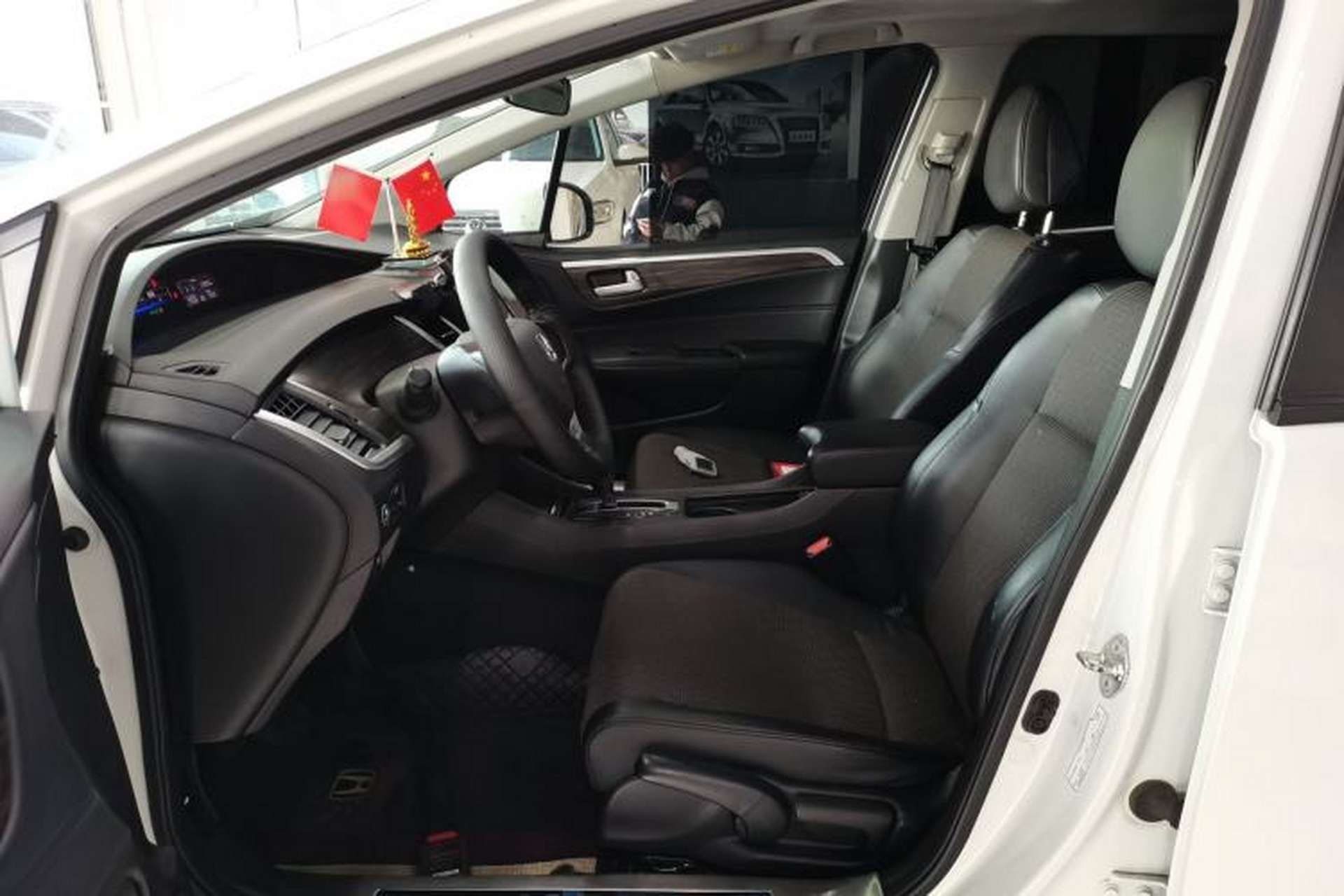 Used Honda Jade 2017 1.8L automatic Comfort version 5 seats Left Front Seat