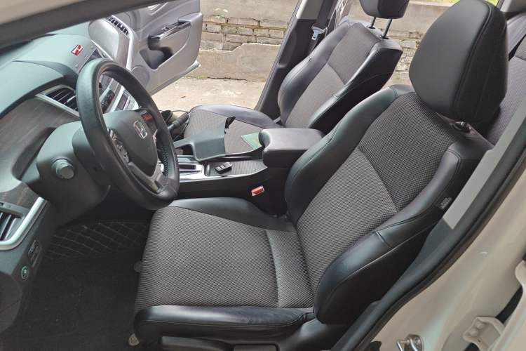 Used Honda Jade 2017 1.8L automatic Comfort version 5 seats Left Front Seat