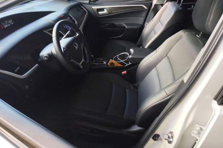 Used Honda Jade 2017 210 TURBO CVT Luxury Edition 5 Seats Left Front Seat