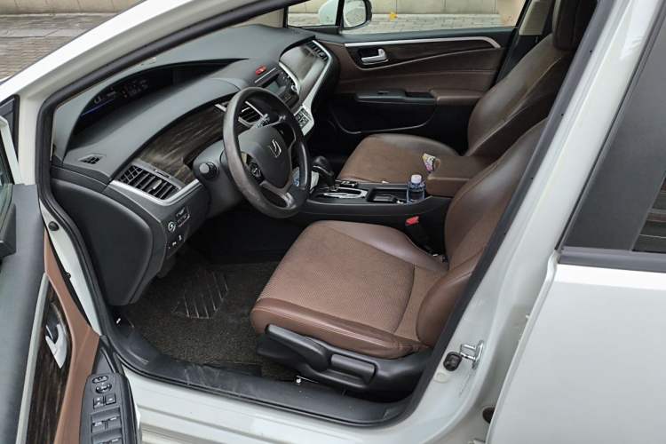 Used Honda Jade 2017 1.8L automatic Comfort version 6 seats Left Front Seat