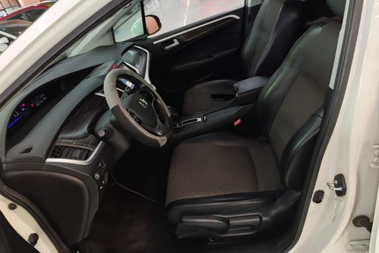 Used Honda Jade 2017 1.8L automatic Comfort version 5 seats Left Front Seat