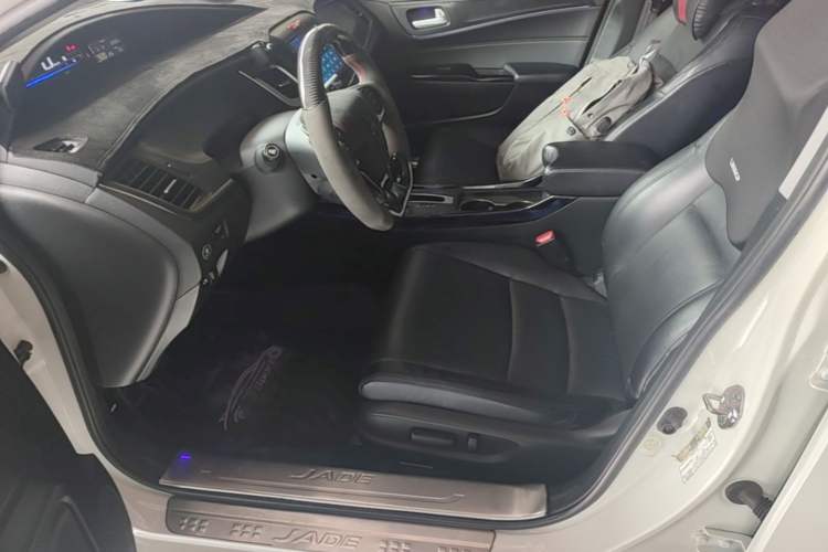 Used Honda Jade 2017 210 TURBO CVT Luxury Edition 5 Seats Left Front Seat
