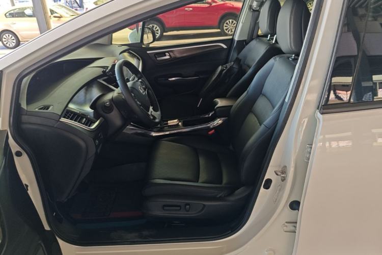 Used Honda Jade 2017 210 TURBO CVT Luxury Edition 5 Seats Left Front Seat
