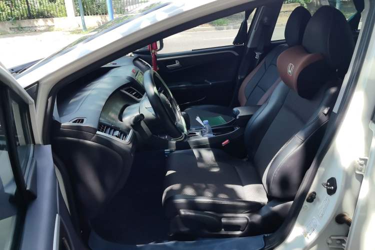 Used Honda Jade 2017 1.8L automatic Comfort version 5 seats Left Front Seat