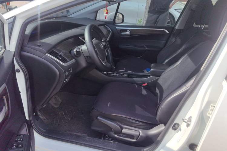 Used Honda Jade 2017 1.8L automatic Comfort version 5 seats Left Front Seat
