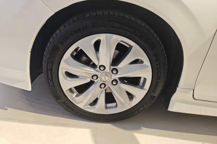 Used Honda Jade 2017 1.8L automatic Comfort version 5 seats Left Front Wheel Hub