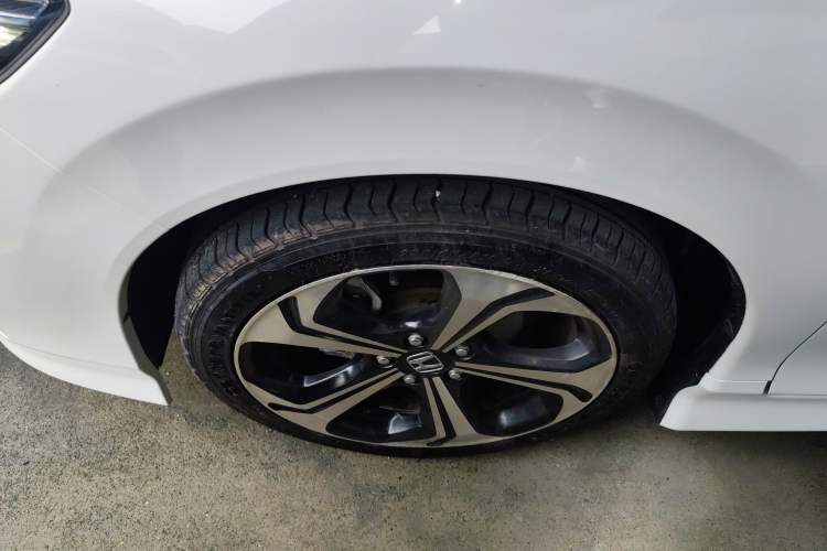 Used Honda Jade 2017 210 TURBO CVT Luxury Edition 5 Seats Left Front Wheel Hub