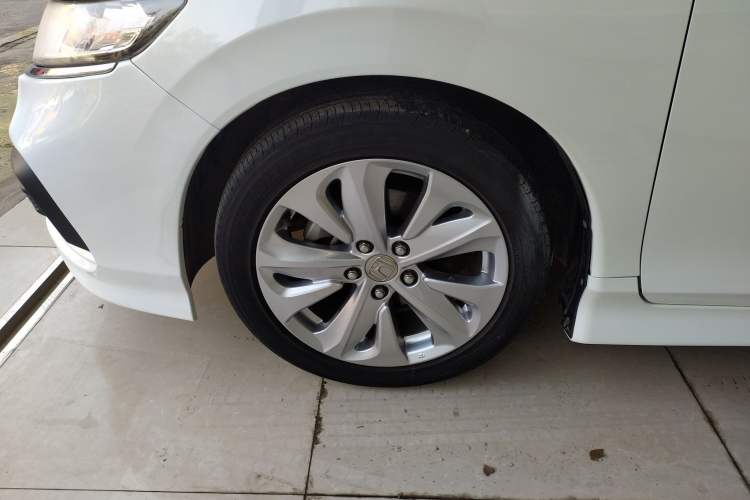 Used Honda Jade 2017 1.8L Automatic Classic Edition 5 seats Left Front Wheel Hub