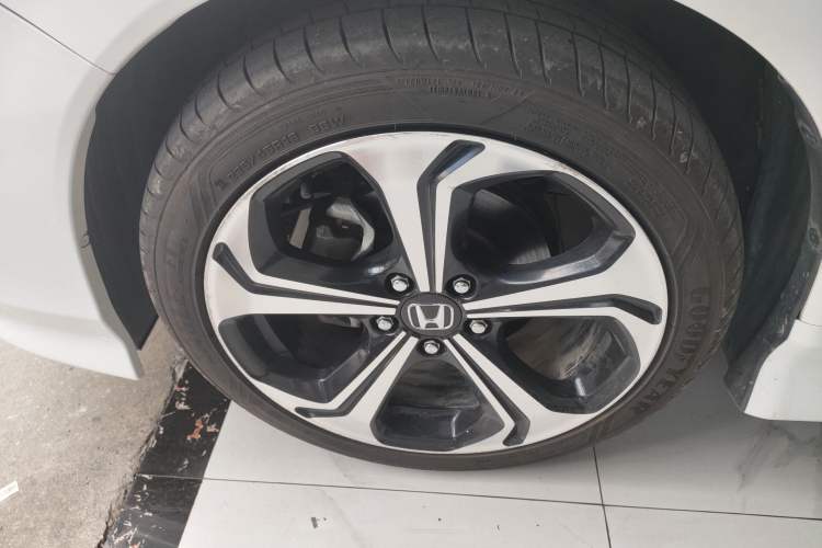 Used Honda Jade 2017 210 TURBO CVT Luxury Edition 5 Seats Left Front Wheel Hub