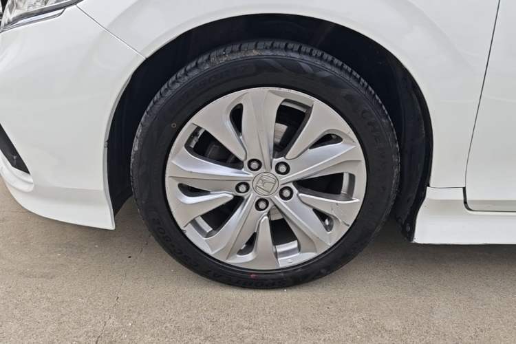 Used Honda Jade 2017 1.8L Automatic Classic Edition 5 seats Left Front Wheel Hub