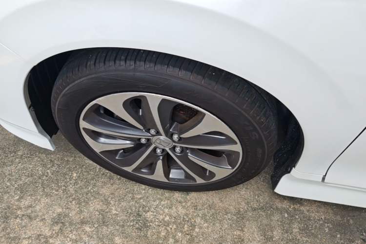 Used Honda Jade 2017 210TURBO CVT Fashion Edition 5-seater Left Front Wheel Hub