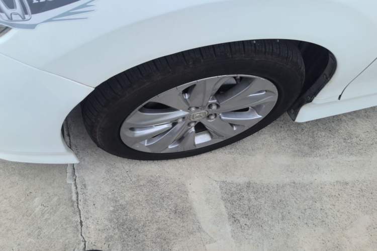 Used Honda Jade 2017 1.8L automatic Comfort version 5 seats Left Front Wheel Hub