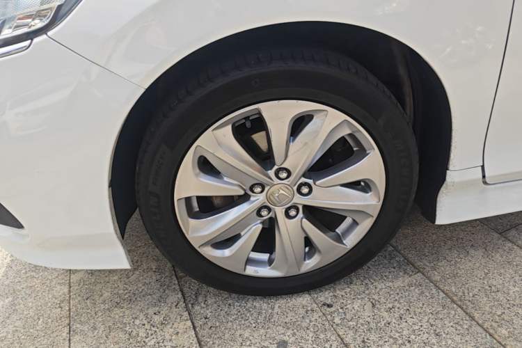 Used Honda Jade 2017 1.8L Automatic Classic Edition 5 seats Left Front Wheel Hub