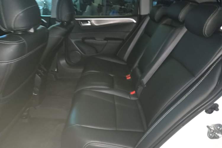Used Honda Jade 2017 1.8L automatic Comfort version 5 seats Left Rear Seat