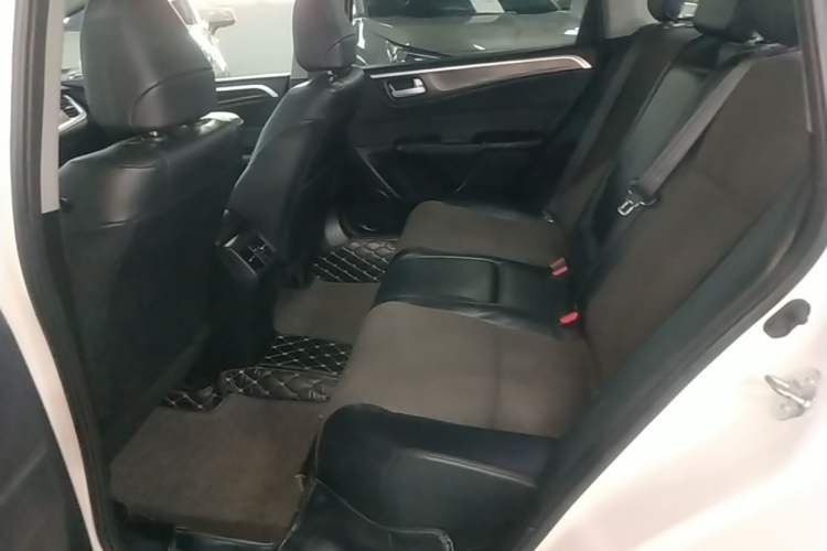 Used Honda Jade 2017 1.8L automatic Comfort version 5 seats Left Rear Seat