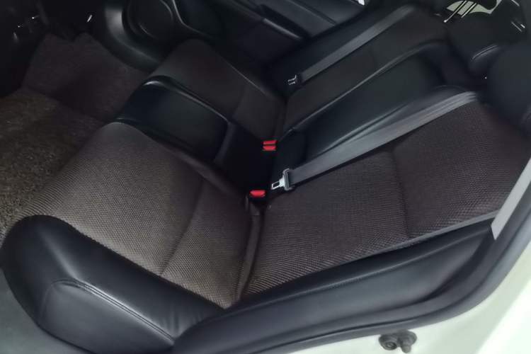 Used Honda Jade 2017 1.8L automatic Comfort version 5 seats Left Rear Seat