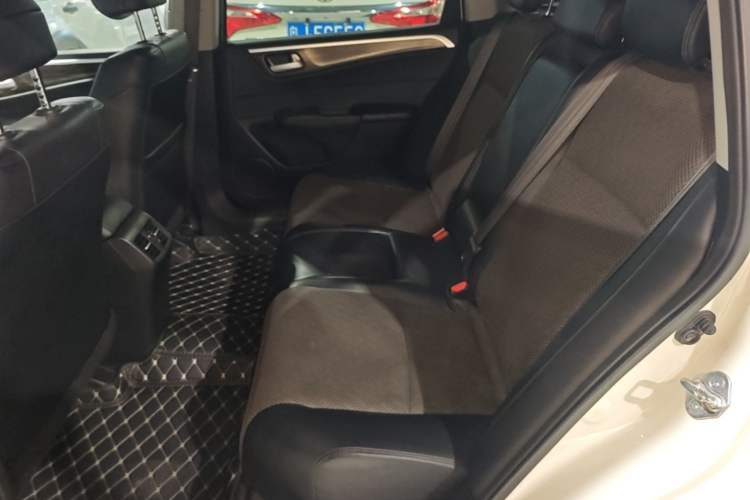 Used Honda Jade 2017 1.8L automatic Comfort version 5 seats Left Rear Seat