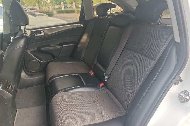 Used Honda Jade 2017 1.8L automatic Comfort version 5 seats Left Rear Seat