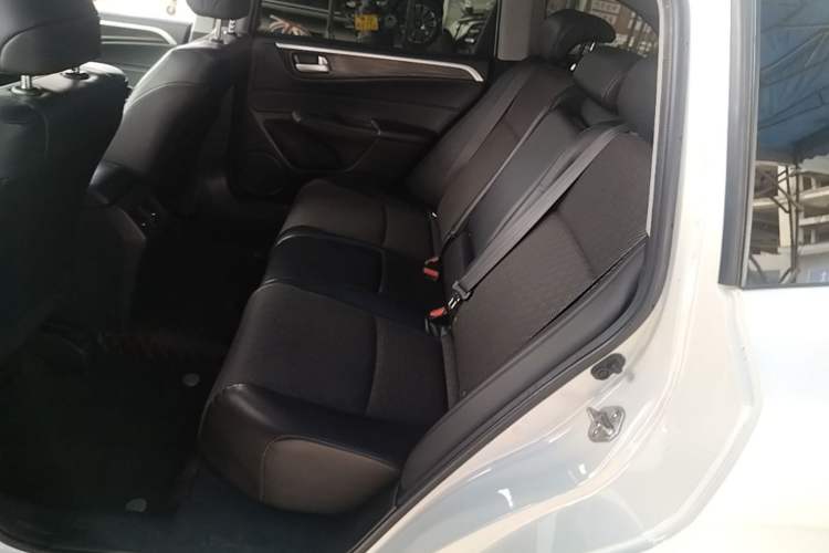 Used Honda Jade 2017 1.8L automatic Comfort version 5 seats Left Rear Seat