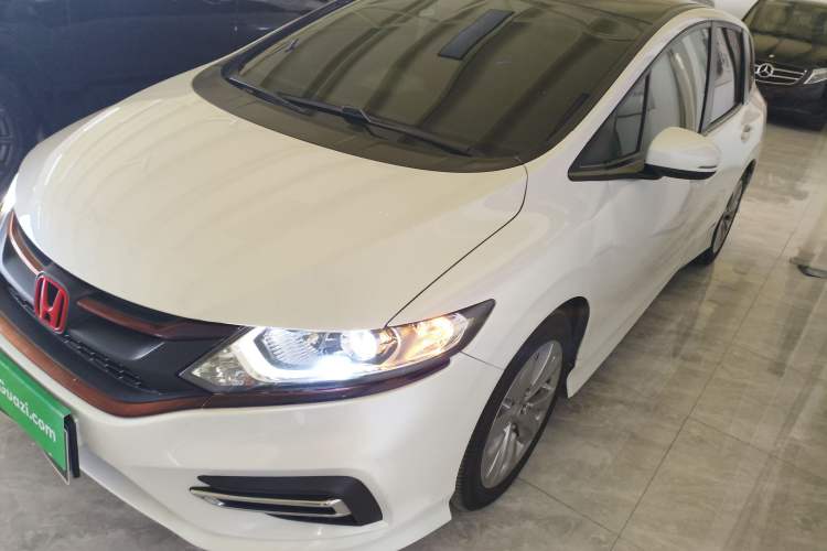 Used Honda Jade 2017 1.8L automatic Comfort version 5 seats Left Side