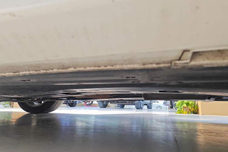 Used Honda Jade 2017 1.8L automatic Comfort version 5 seats Left Side Sill