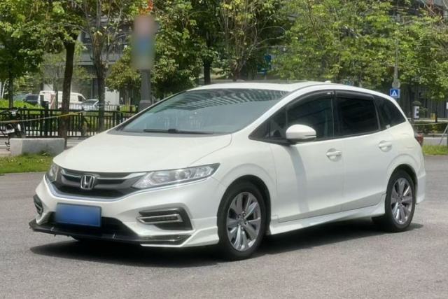 Honda Jade 2017 1.8L automatic Comfort version 5 seats usado