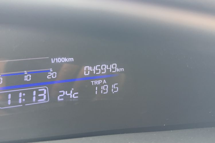 Used Honda Jade 2017 1.8L automatic Comfort version 5 seats Odometer Close Up